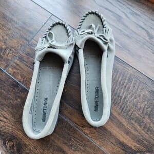 Minnetonka Kilty Fringe Suede Moccasins Grey Slip On Shoes 409 Womens 8
